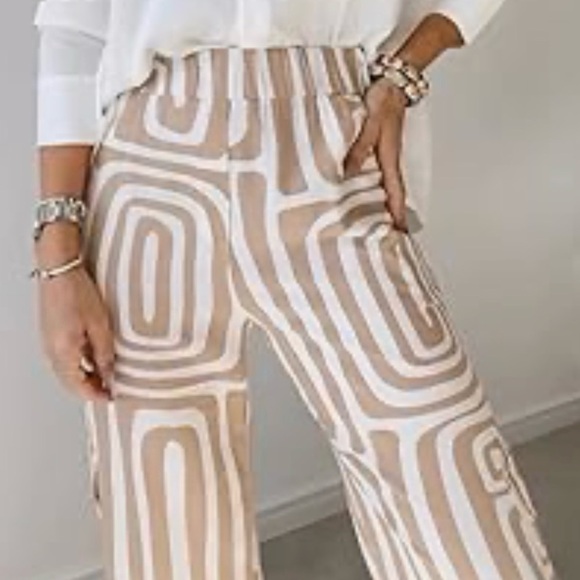 Women’s Flowy Palazzo Pants Sz M Tan And White Geometric Pattern With Pockets - Picture 2 of 12